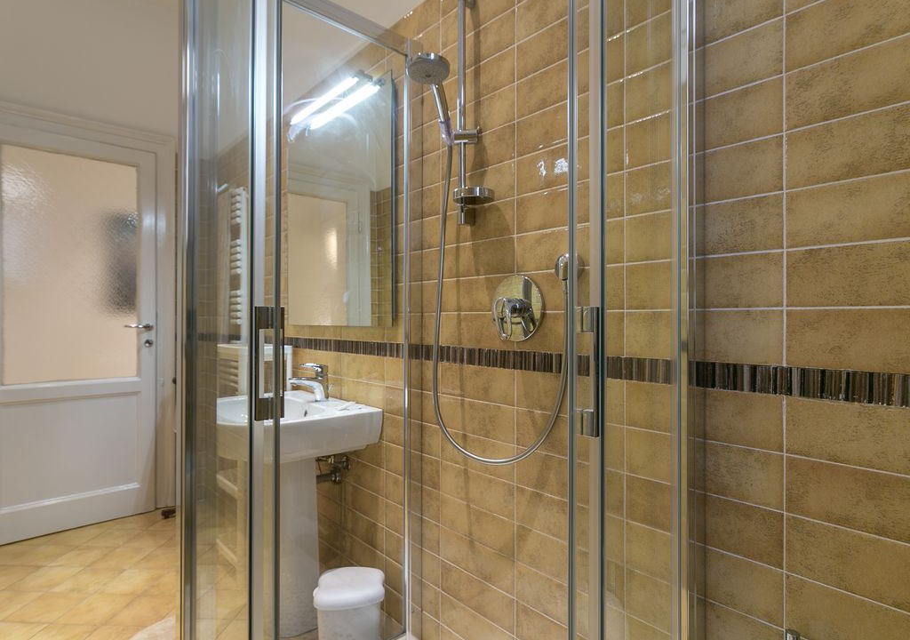 Photo of Bathroom in Bullona