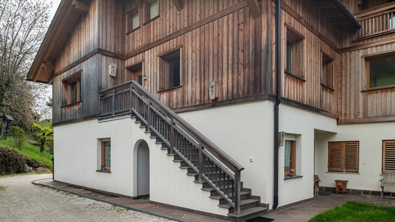 Photo of Outdoor in Laion