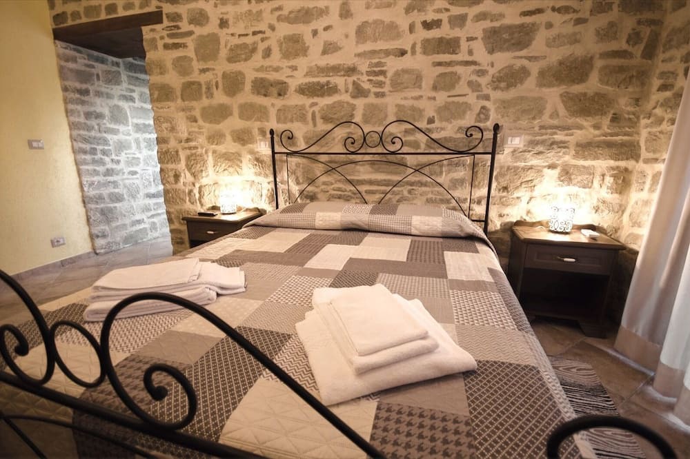 Photo of Bedroom in Castelmezzano