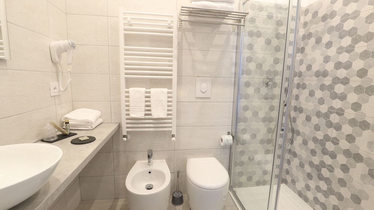 Photo of Bathroom in Magenta