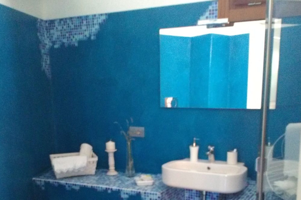 Photo of Bathroom in Zafferana Etnea
