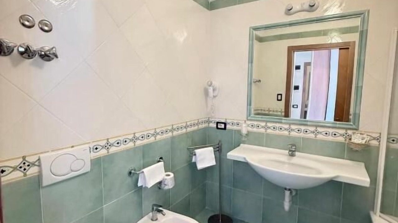 Photo of Bathroom in Forio