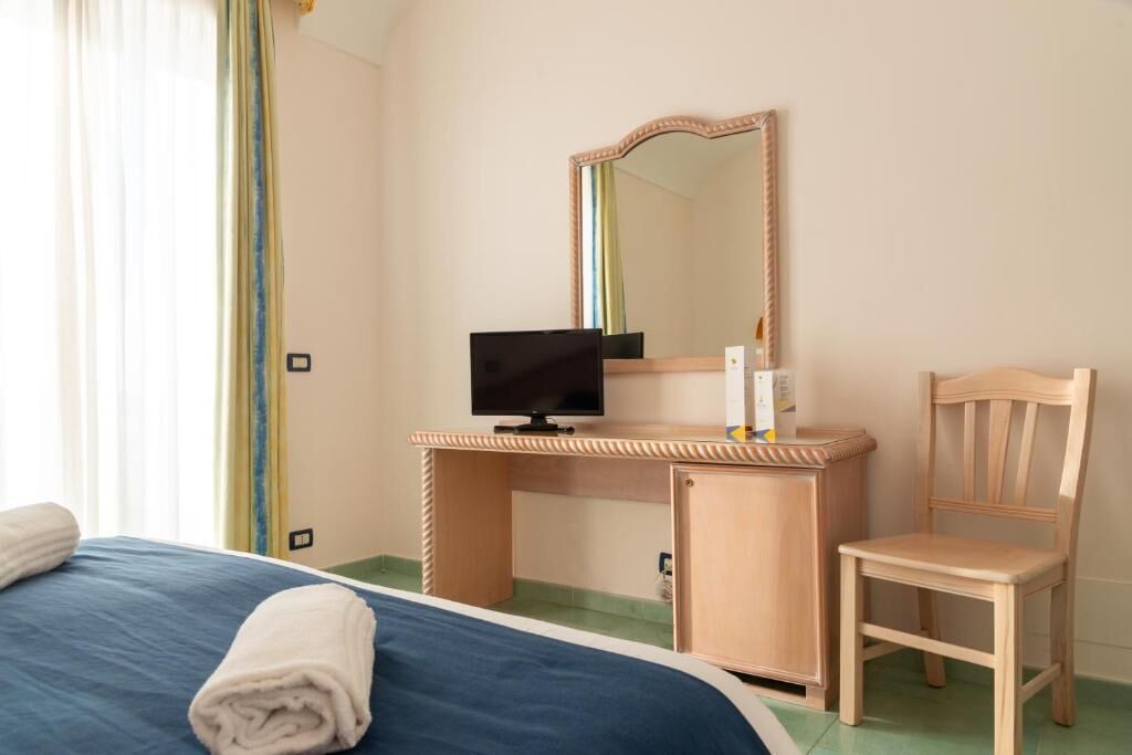 Photo of Bedroom in Forio