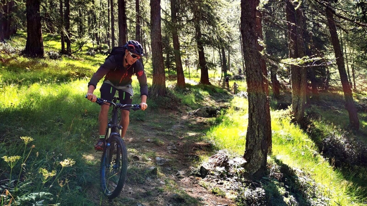 Photo of Outdoor in Tache