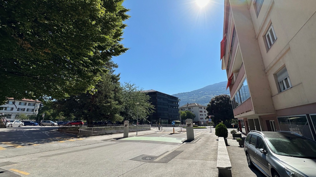 Photo of Others in Sion