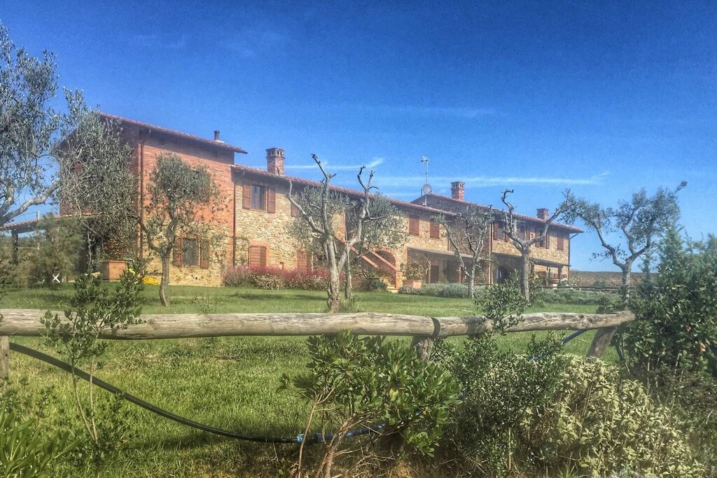 Photo of Buildings in Paciano