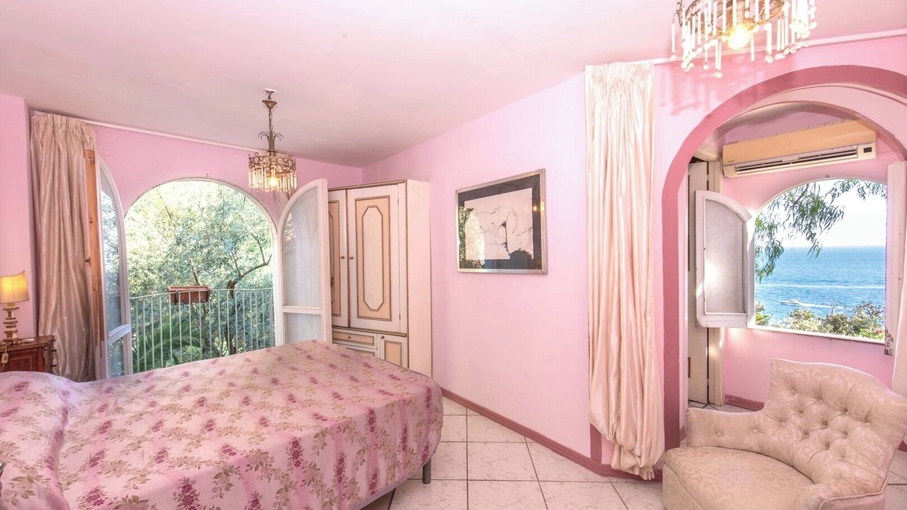 Photo of Bedroom in Furore