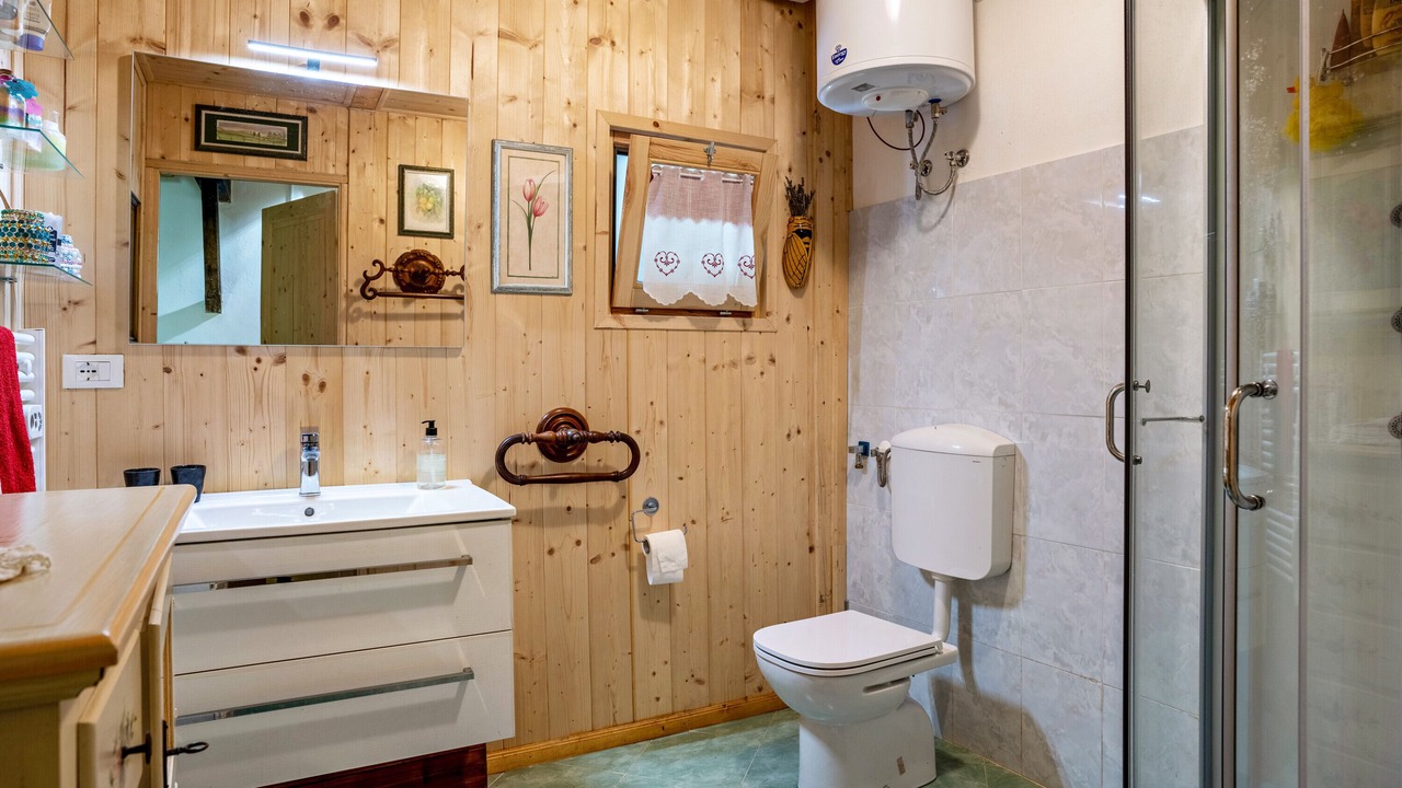 Photo of Bathroom in Terres