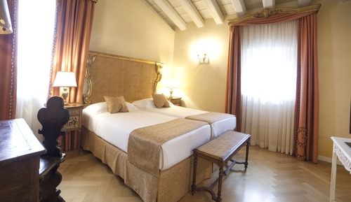 Classic Double or Twin Room