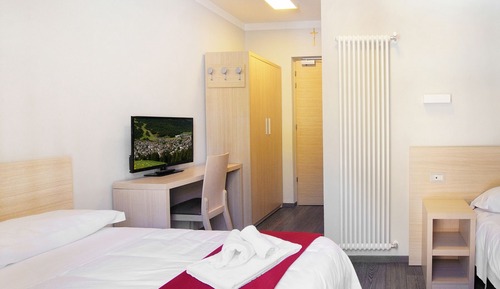 Family Room, 2 Bedrooms
