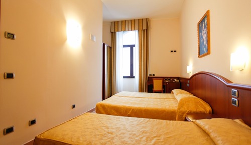 Superior Triple Room, Lake View