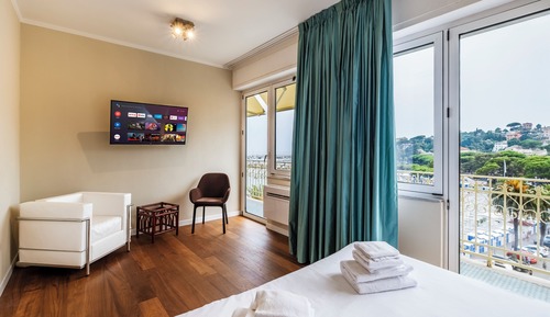 Suite, 1 Queen Bed with Sofa bed, Non Smoking, Sea View