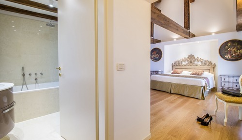 Deluxe Apartment, Canal View (Open Space)