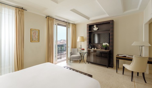 Premium Room