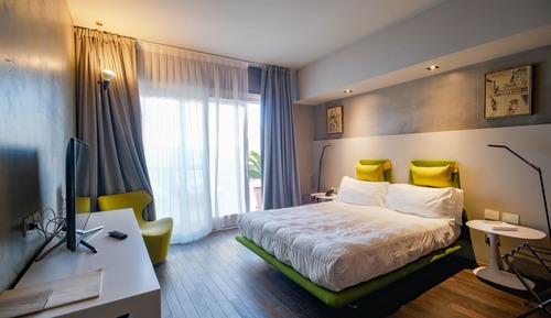 Junior Studio Suite, Jetted Tub