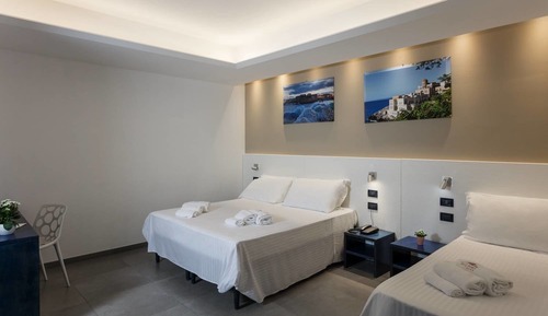Triple Room, Annex Building