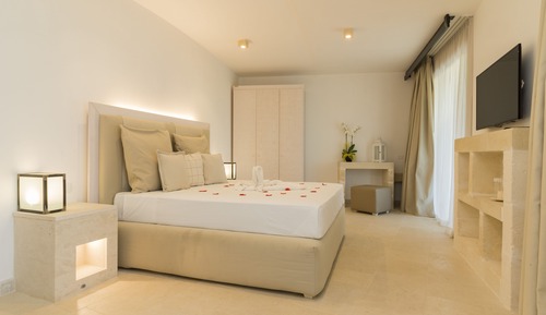 Deluxe Room, Patio