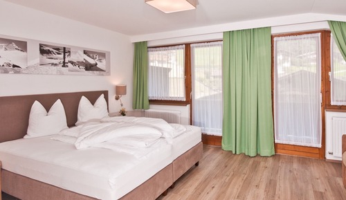 Honeymoon Studio, 1 Bedroom, Refrigerator, Mountain View