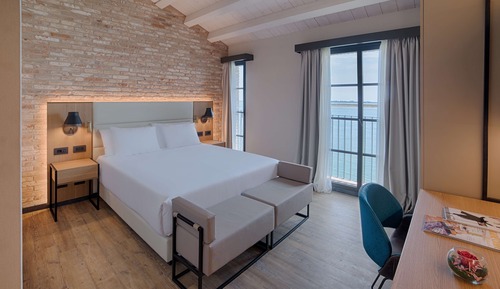 Junior Suite, Lagoon View (Extra Bed 3 adults)