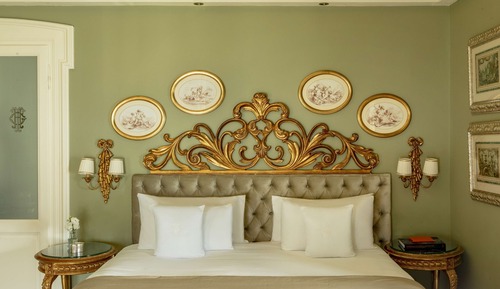 Lake View Deluxe Room