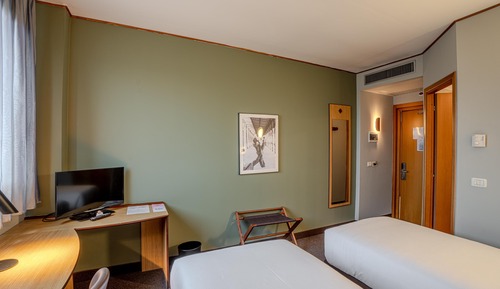 Room, 2 Twin Beds, Mobility Accessible