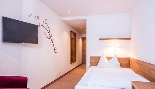 Single Room, Balcony