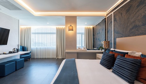 Junior Studio Suite