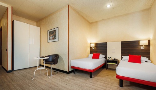 Standard Twin Room