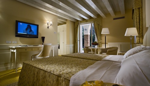 Junior Suite (Double Single Use)