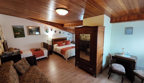 Comfort Quadruple Room, Mountain View