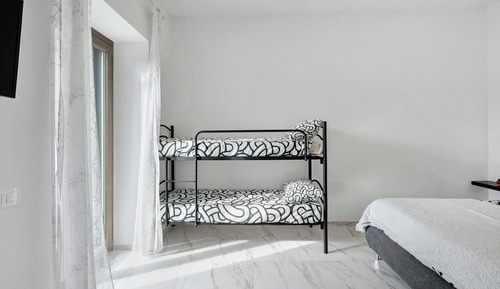Standard Triple Room, 1 Bedroom, Private Bathroom, Garden View