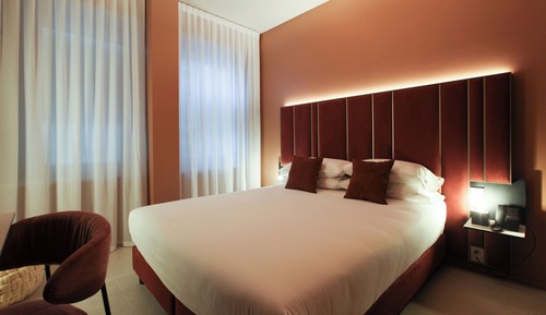 Deluxe Double or Twin Room