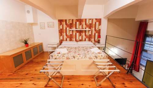 Deluxe Apartment