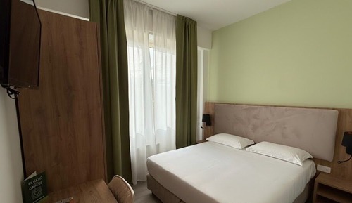 Double Room (Hotel)