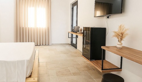 Superior Room, 1 King Bed, Pets Allowed