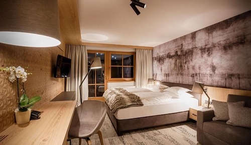 Junior Suite, Balcony, Mountain View