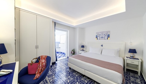 Deluxe Room, 1 King Bed, Terrace, Sea View
