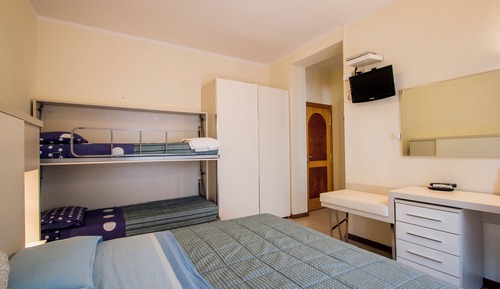 Deluxe Quadruple Room