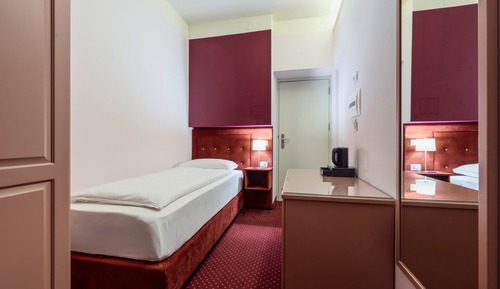 Single Room, Lake View