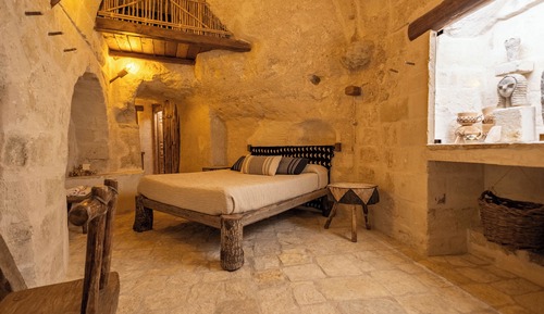 Middle Neolithic Dwelling of Serra D'Alto 3 (Matera) - in a cave with view of the Sassi
