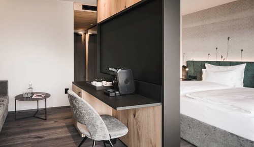 Sky Deluxe Suite