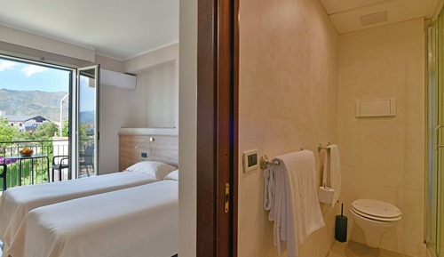Classic Double or Twin Room, Balcony