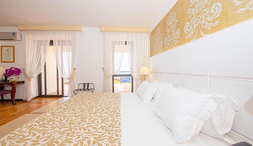Luxury Triple Room