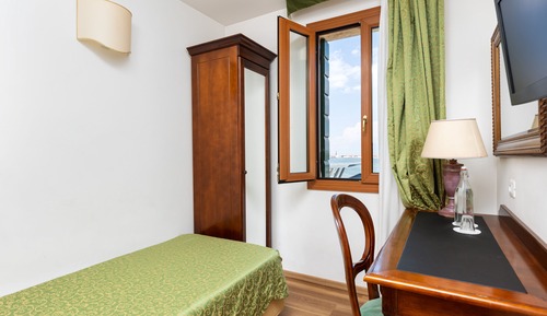 Basic Double Room