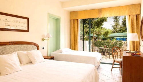 Triple Room
