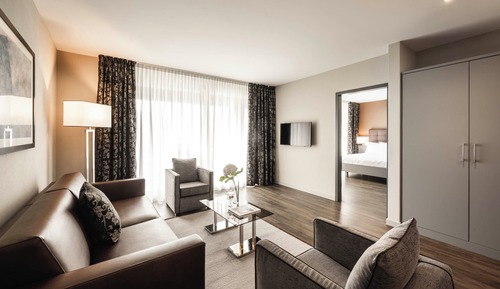 Suite, Balcony (Lake & Mountain View)
