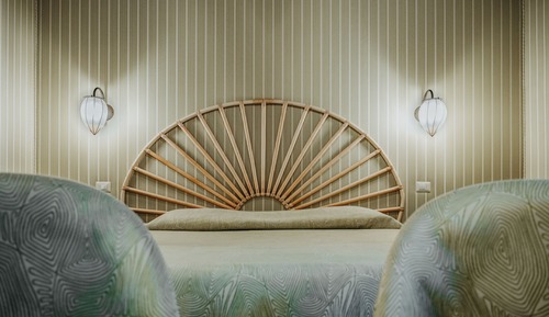 Suite, Pool Access