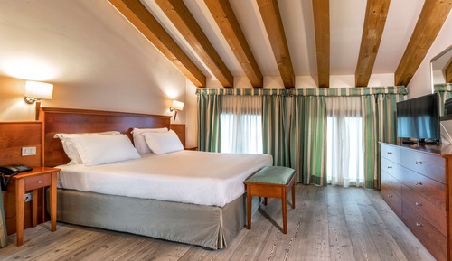 Suite, 1 King Bed, Non Smoking (with Sofabed)
