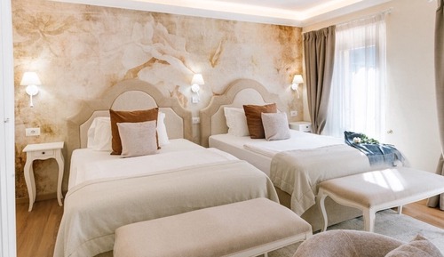 Deluxe Room, Lake View