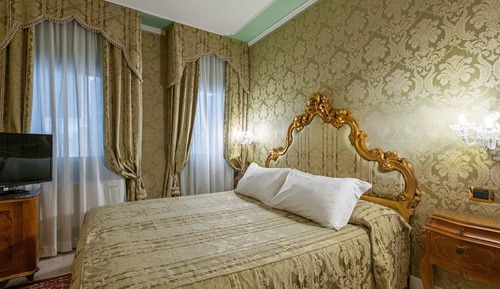 Classic Double or Twin Room